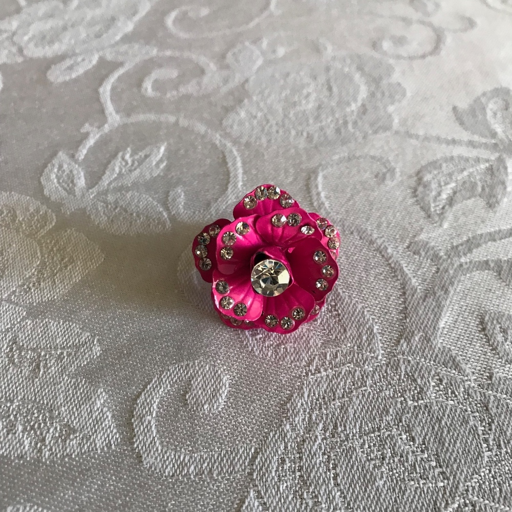 PINK SPARKLY FLOWER RING - ADJUSTABLE!